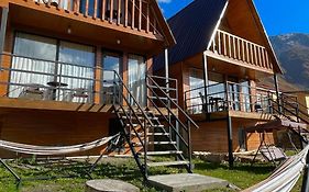 Twin Cottages Kazbegi